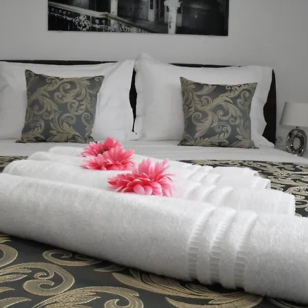 Luxury Sundance טרוגיר