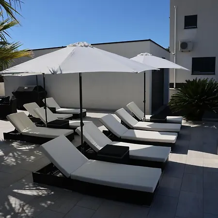 Luxury Sundance טרוגיר
